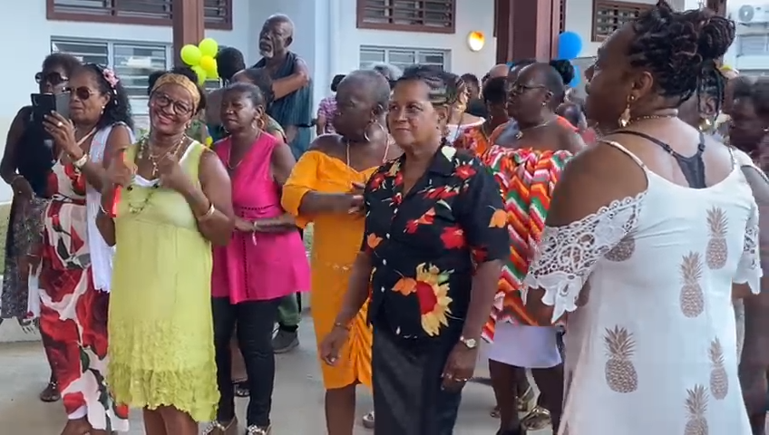CAPESTERRE. Les Aînés Célèbrent au Bal ‘GWAN MOUN’ dans une Atmosphère Festive