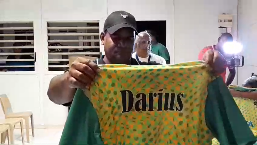 Capesterre Belle-Eau. Présentation et remise officielle du maillot du Cacao pétanque Club à son local